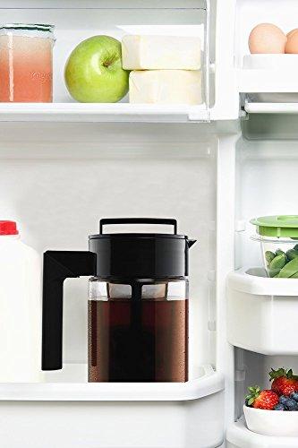 Takeya 10310 Patented Deluxe Cold Brew Iced Coffee Maker with Airtight Lid & Silicone Handle, 1 Quart, Black - Made in USA BPA-Free Dishwasher-Safe